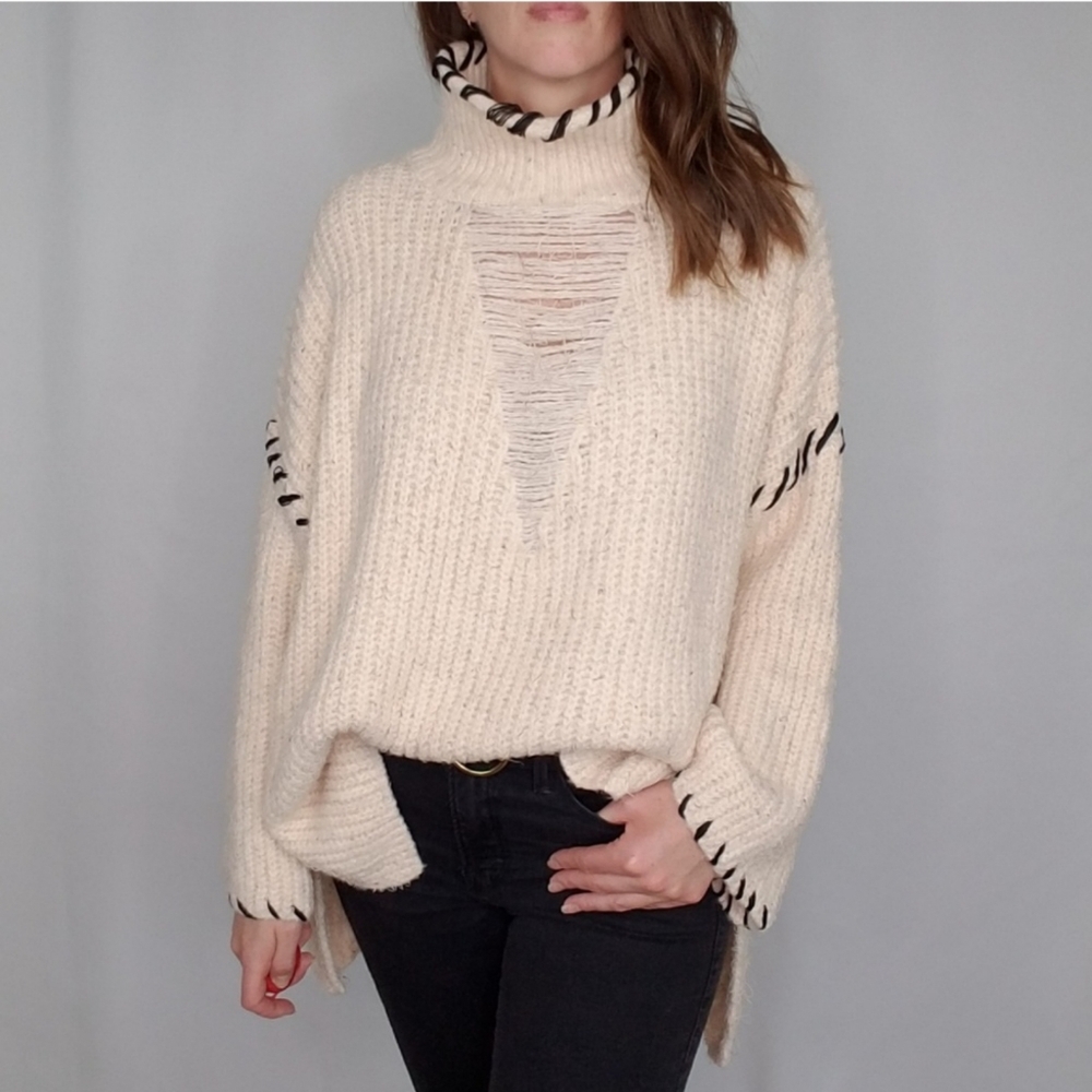 Distressed turtleneck sweater - Picture 4 of 7